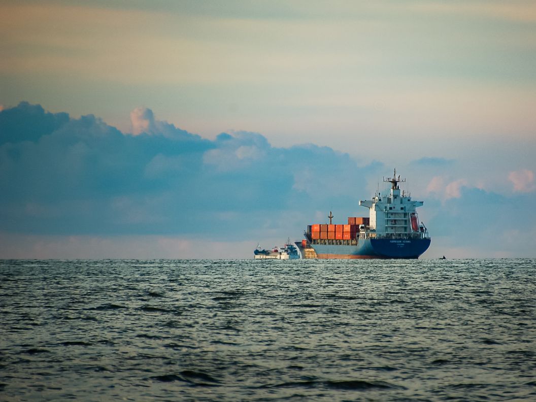 大连海运阿曼40HQ整柜时效货轮运输